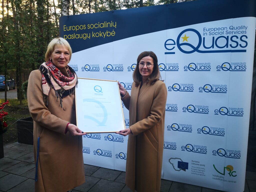 Įstaigai iškilmingai įteiktas EQUASS sertifikatas
